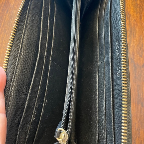 Michael Kors long zip wallet black - Picture 8 of 12